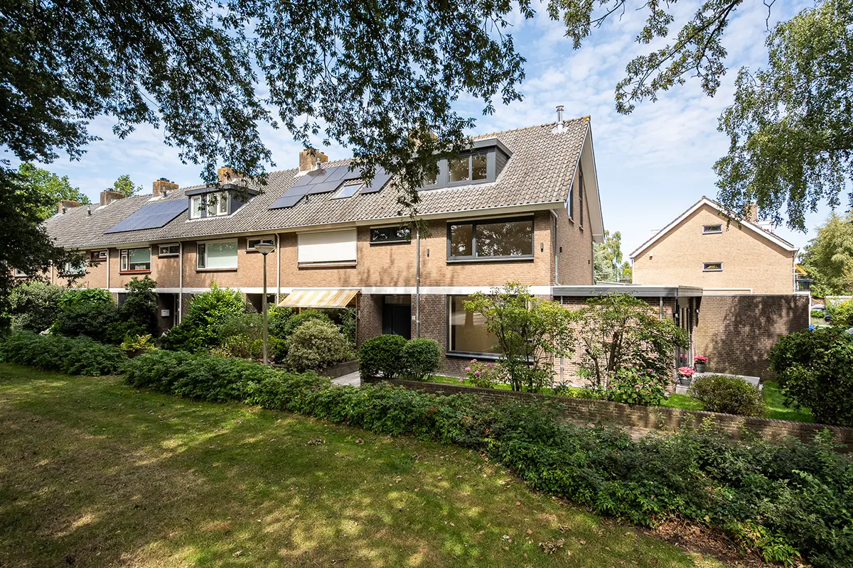 Bakhoff Bouw biedt professionele aanbouw, uitbouw en opbouw. Vergroot uw woonruimte met vakmanschap en maatwerk.